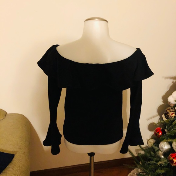 Supply & Demand Romantic Off Shoulder Top - Picture 5 of 7